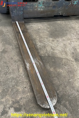 đo chiều dài càng giả xe nâng