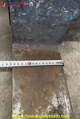 đo bề rộng bao càng phụ xe nâng