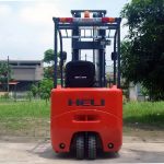 xe nang dien 3 banh 2 tan