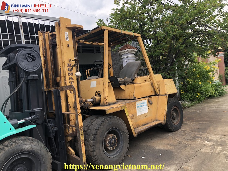xe nâng cũ Komatsu 5 tấn tại Bến Cát Bình Dương