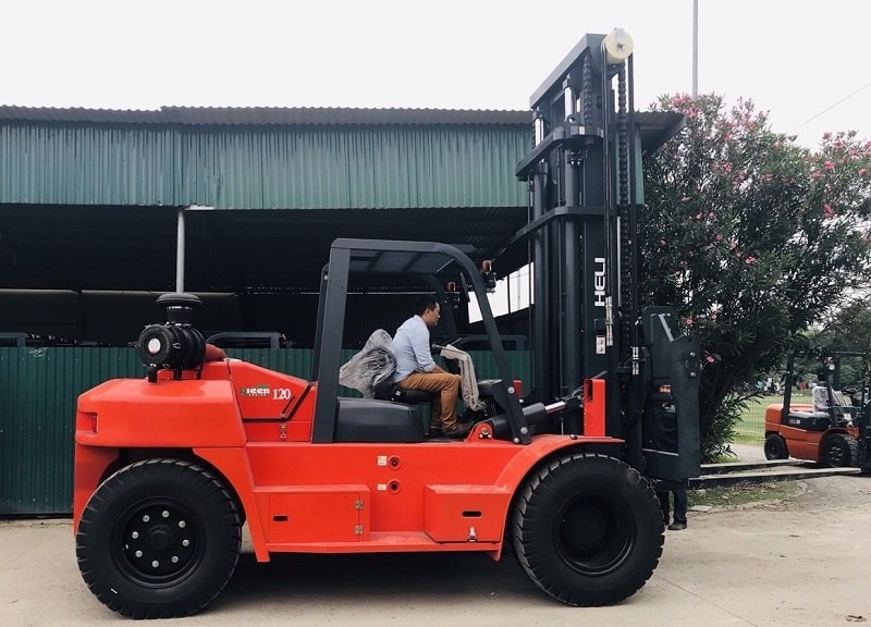 xe nâng dầu 12 tấn heli