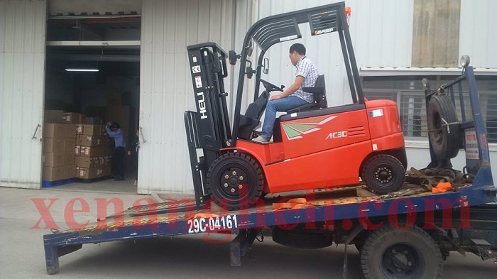 vận chuyển và bàn giao tại kho sản xuất của khách hàng.