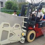 Xe nâng carton clamp chạy điện hiệu Heli
