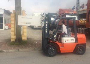xe nang kẹp khối