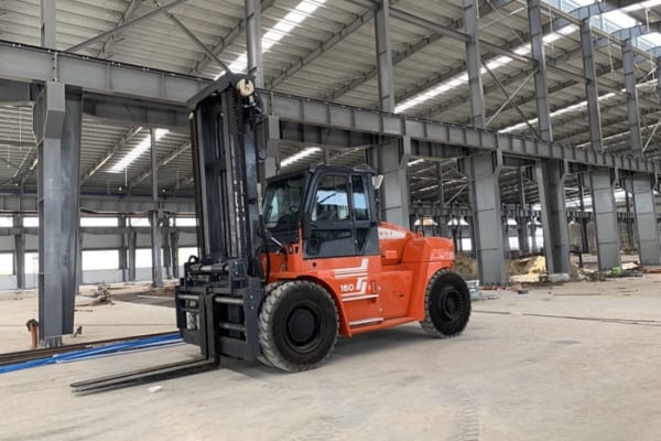 xe nâng dầu 16 tấn