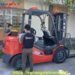 ban-giao-xe-nang-dau-heli-3.5-tan