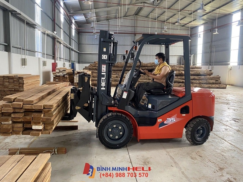 xe nâng dầu heli 3.5 tấn
