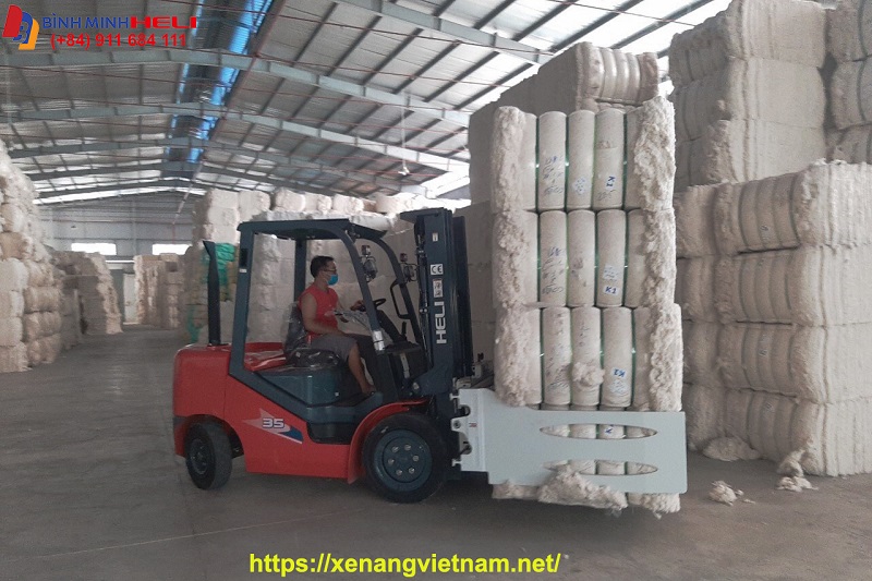 Xe Nâng Kẹp Vuông 3 Tấn
