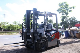 Xe nâng điện lithium-ion 2.5 tấn