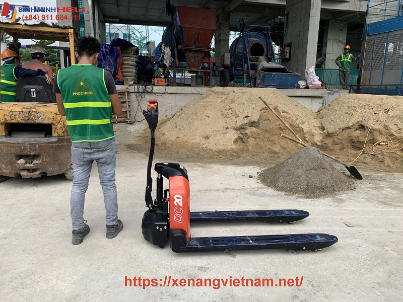 xe nâng tay 1.5 tấn chạy điện 