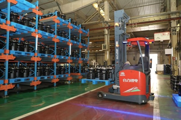 xe nâng tự hành heli AGV