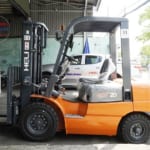 Trung cấp xe nâng dầu 2 tấn heli