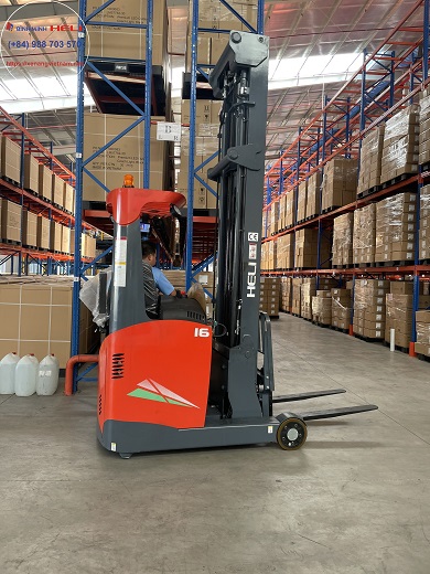 reach truck ngồi lái 1.6 tấn