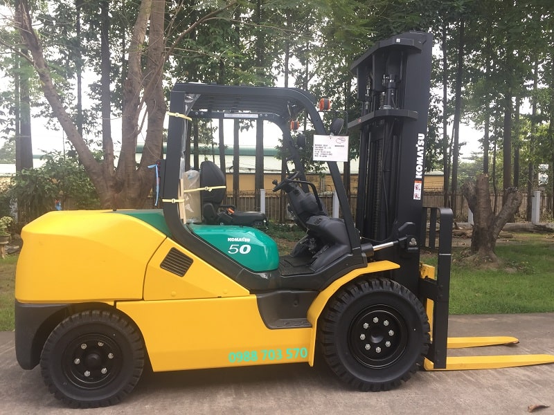 xe-nang-dau-komatsu-5-tan 
