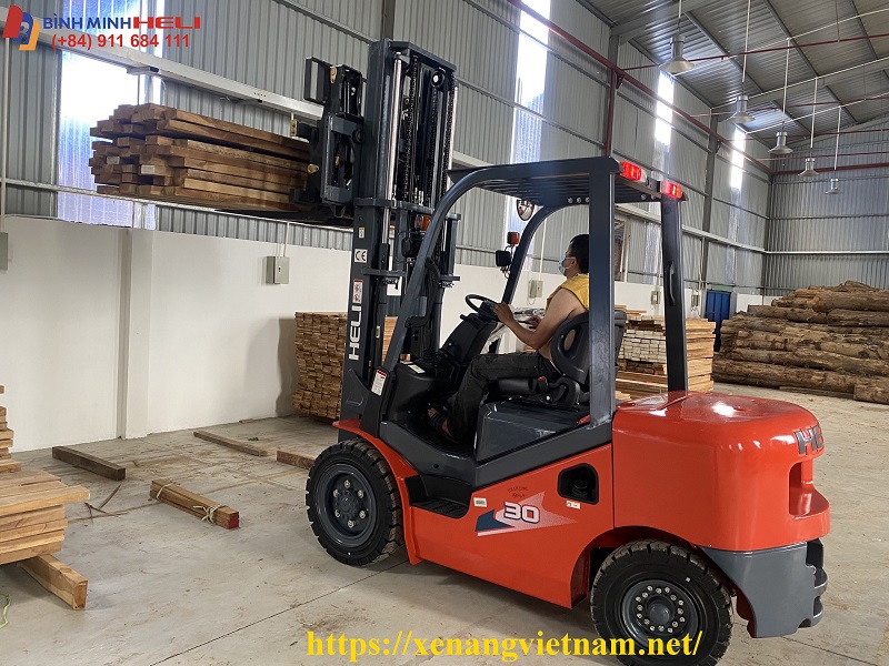 xe nâng gỗ tại biên hòa