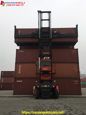 kẹp container tại cảng đồng nai biên hòa