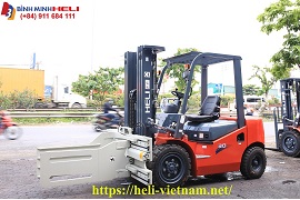 xe nâng kẹp vuông bale clamps