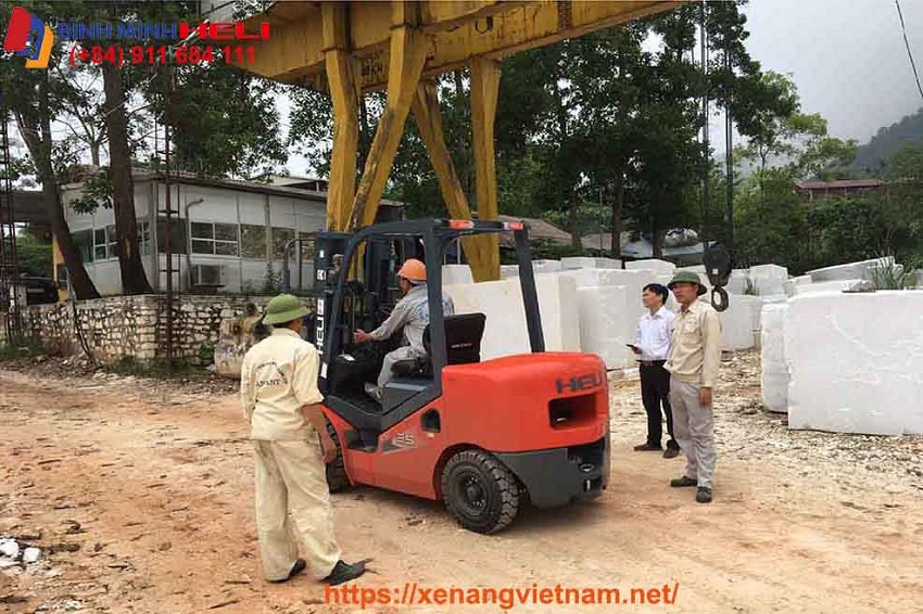 xe-nang-da-voi-trang-tai-yen-bai