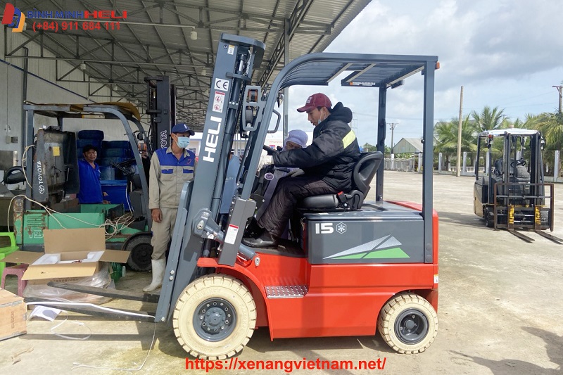 hướng dẫn sử dụng xe nâng điện kho lạnh