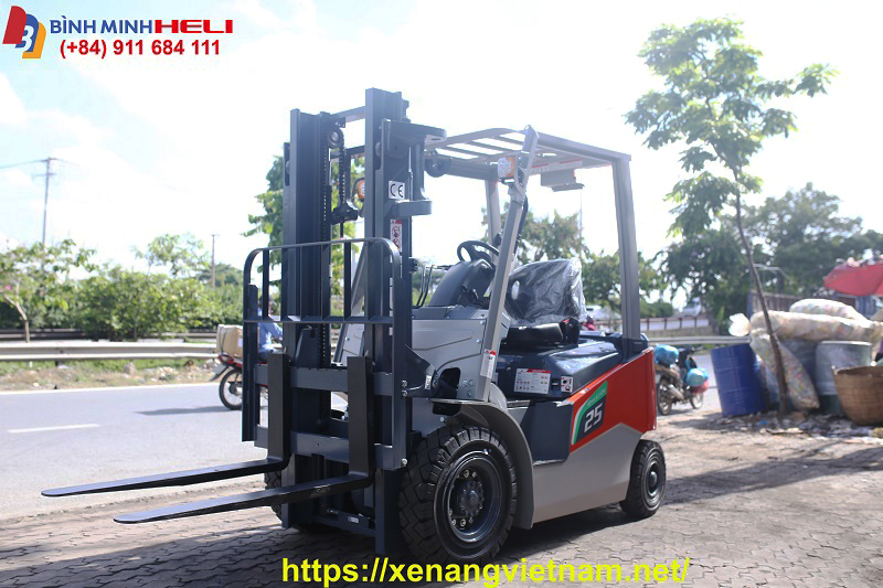Cho Thuê Xe Nâng Điện 2.5 Tấn Heli