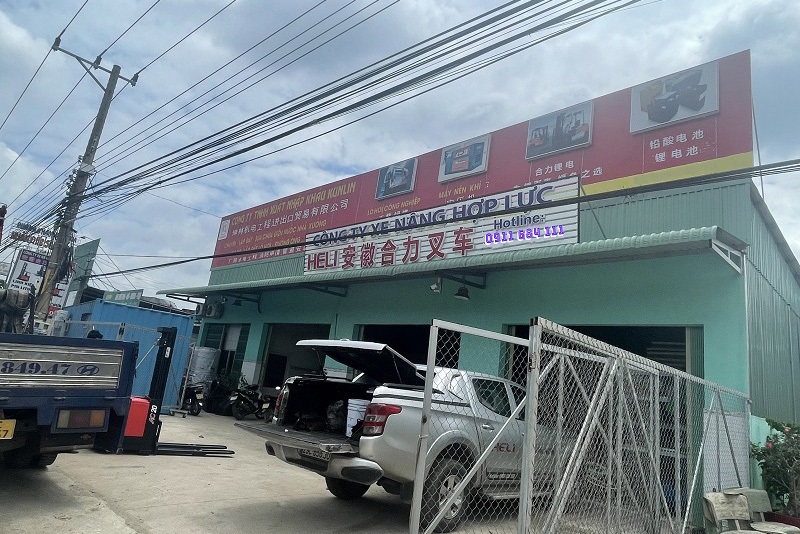 xe nâng heli tại kcn tân bình