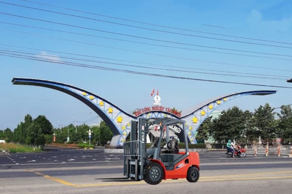 xe-nang-heli-tai-kcn tan binh - binh dương