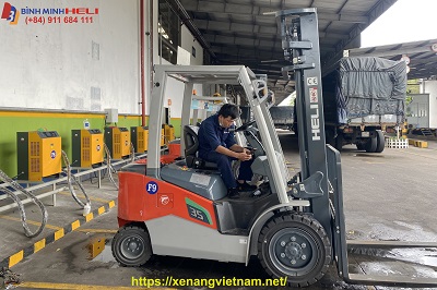 cho thue xe nâng điện ngồi lái 3.5 tấn