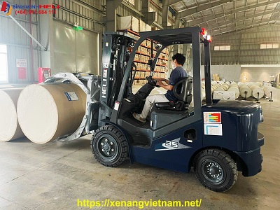 Xe Nâng Kẹp Giấy Cuộn