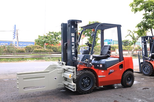 cho thuê xe nâng đặc biệt lắp bộ công tác