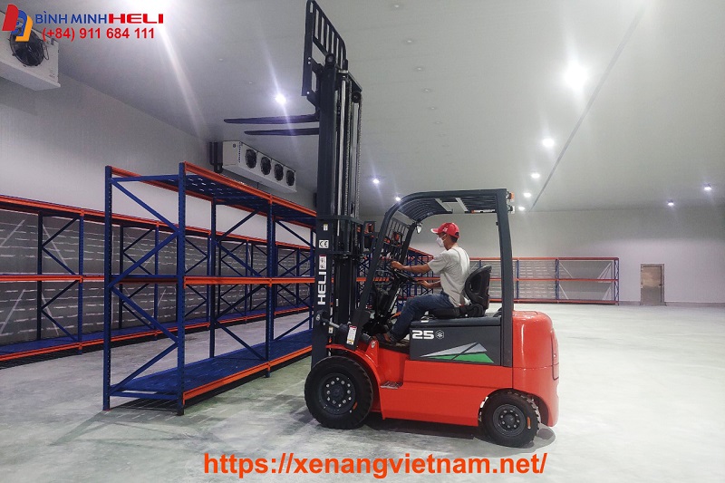 cho thuê xe nâng điện kho lạnh 2.5 tấn tại kiên giang