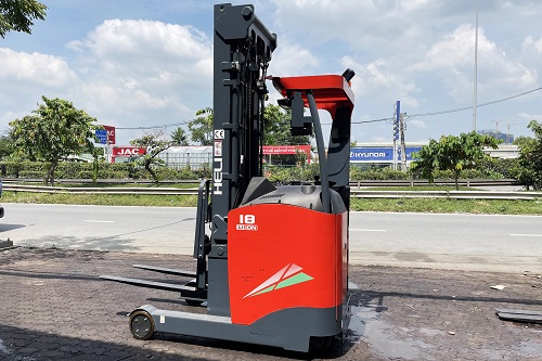 cho thuê xe nâng điện đứng lái