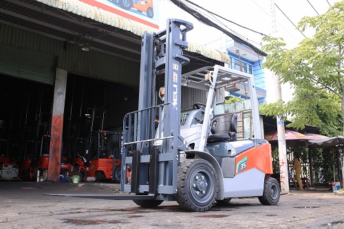 cho thuê xe nâng điện ngồi lái lithium