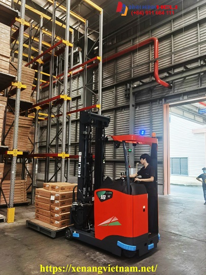 xe nâng điện đứng lái 1.5 tấn