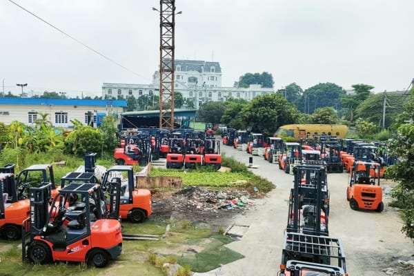 xe nâng tại bình phước