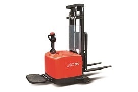 xe nâng điện đứng lái đối trọng sau 600 Kg
