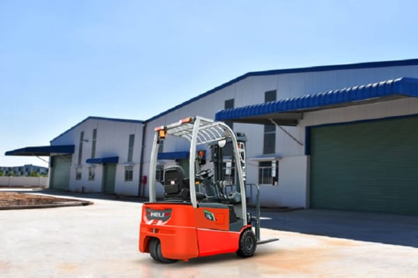 Xe Nâng Tại KCN Giang Điền