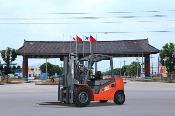 xe nâng tại kcn minh hưng hàn quốc