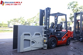 xe nâng kẹp thùng carton