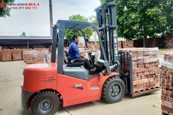 xe nâng gạch Tuynel