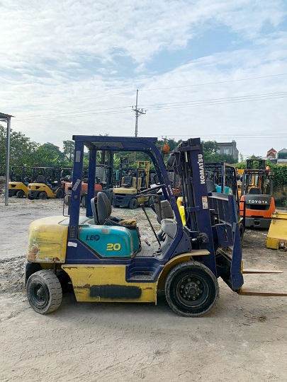 xe nâng Nhật Bãi nâng gạch Tuynel
