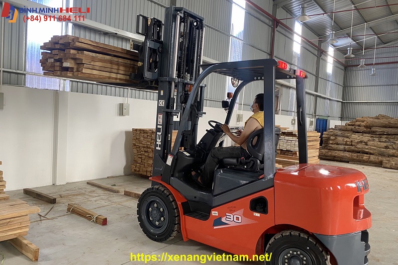 xe nâng gỗ ghép thanh
