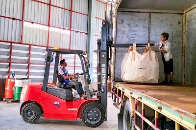 Xe Nâng Bao Jumbo Hạt Nhựa