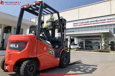 Xe Nâng Điện Lithium Tại Công Ty Nhựa Thaco