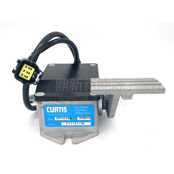Chân Ga Xe Nâng EFP712-2406